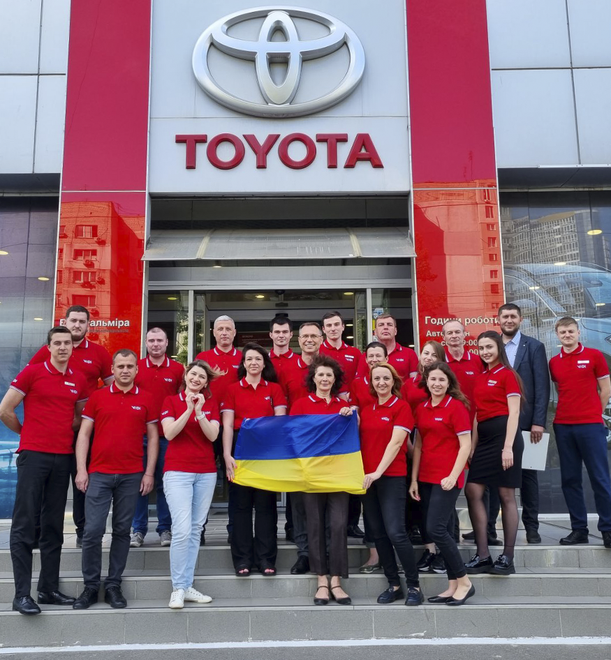 команда автосалону Тойота в Одесі ВІДІ Пальміра